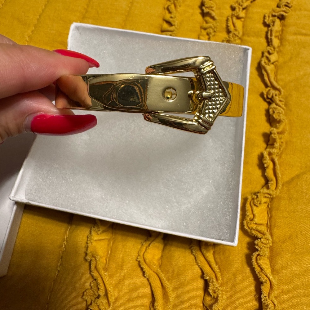 Gold Bracelet Clip
